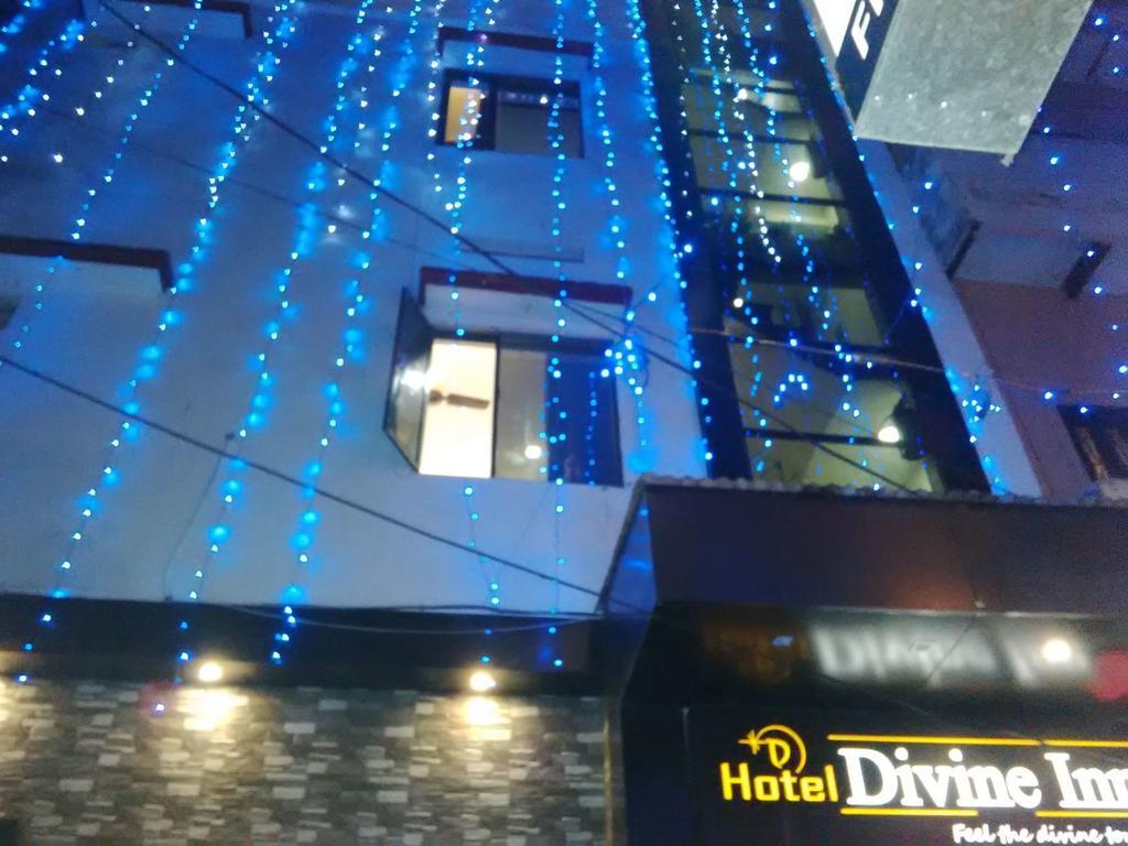 Hotel Divine Inn Варанасі Номер фото